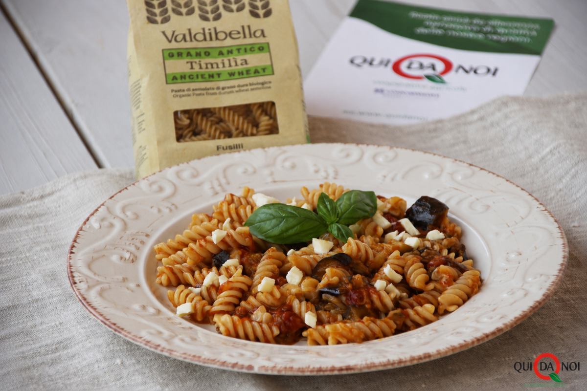 Fusilli con Pomodoro Nero e Melanzane